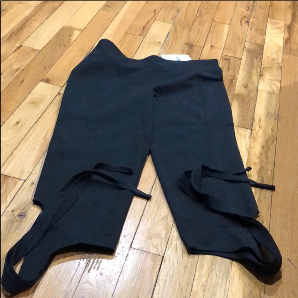 Free People Movement Turnout Yoga Capris - Picture 5 of 7